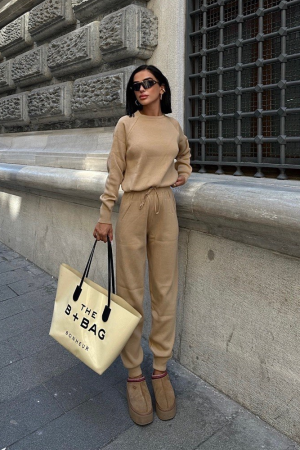 Compleu bej de dama cu hanorac si pantaloni [2]