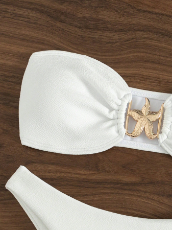 Costum de baie, alb, din 2 piese, cu accesoriu metalic [7]