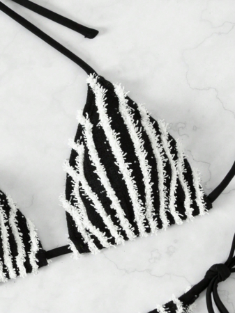 Costum de baie din 2 piese, cu imprimeu in dungi [3]