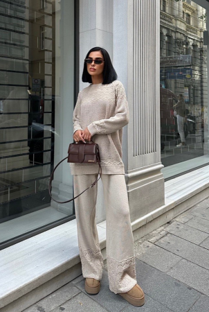 Costum din 2 piese pulover si pantaloni evazati [3]