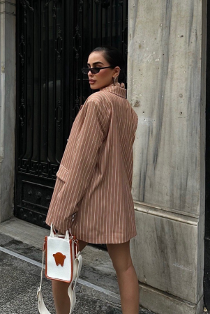 Costum din 3 piese vesta, fusta si sacou [4]