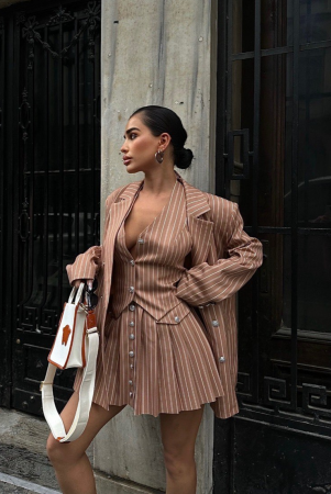 Costum din 3 piese vesta, fusta si sacou [7]