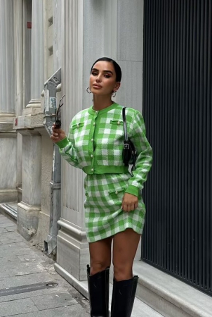 Signature Style - Costum verde fusta si sacou