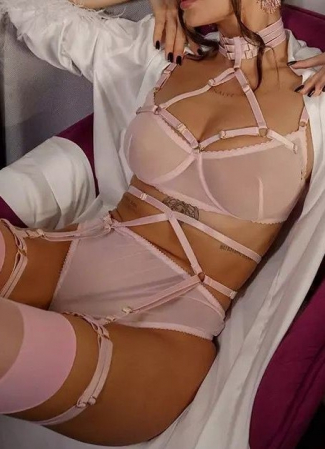 Set lenjerie 3 piese - Lenjerie intima 3 piese, cu decupaje