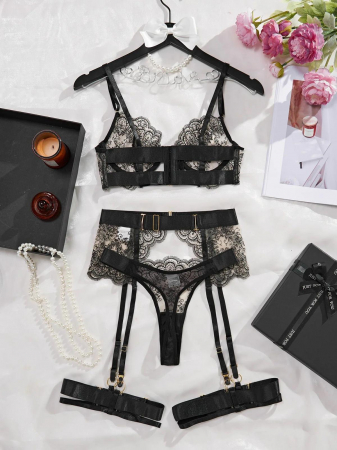 Lenjerie intima 4 piese, din dantela [3]