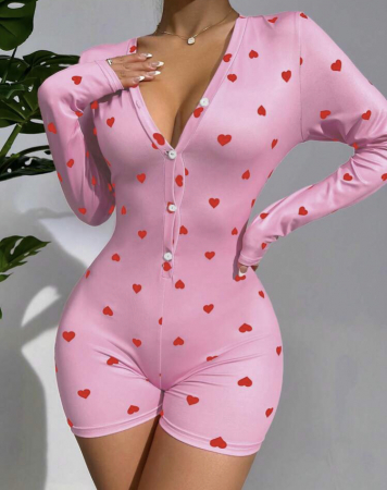 Pijama tip salopeta cu nasturi si model cu inimi. [4]