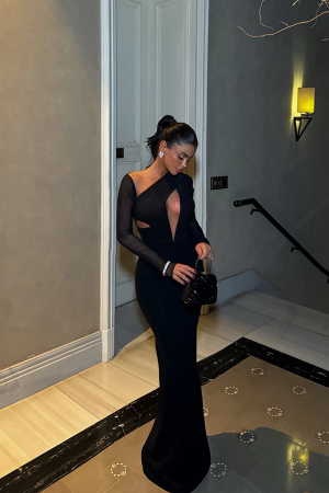 Rochie Lungă Elegantă Neagră cu Decolteu Adânc și Mâneci din Tull [4]