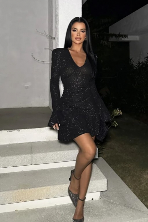 Rochie scurta eleganta cu aspect stralucitor [1]