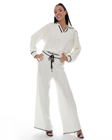 Set format din pantaloni evazati si bluza polo [3]