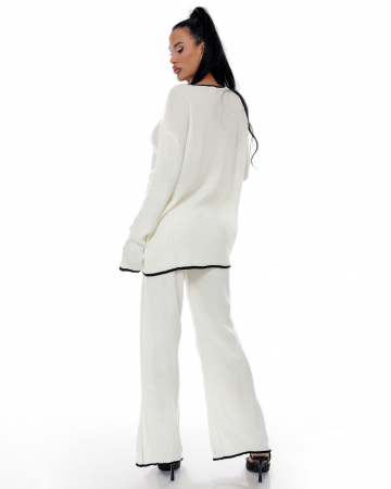 Set format din pantaloni evazati si bluza cu snur [2]