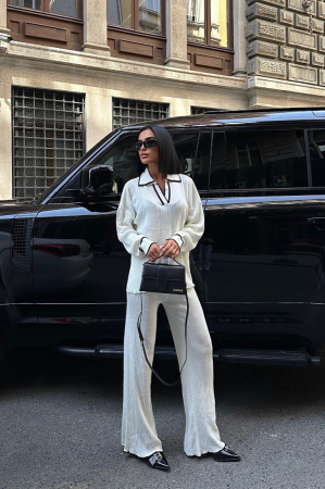 Set format din pantaloni evazati si bluza polo [1]