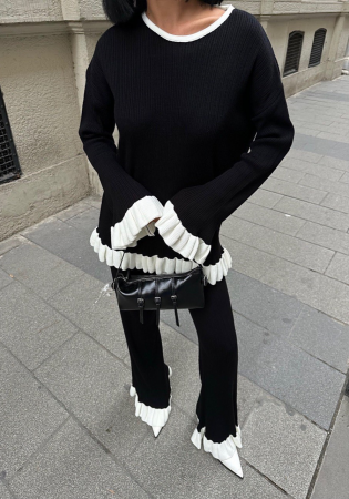 Set din tricot format din pantaloni evazati si bluza [4]