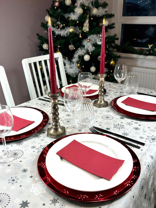 Set accesorii decorative masa festiva - fata de masa si servetele festive - Linclass Snowflakes Bordo [4]