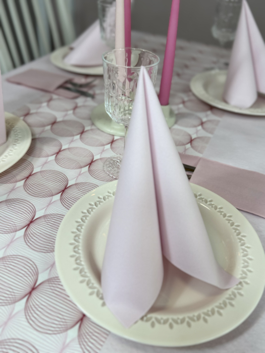 Set accesorii decorative masa festiva - servetele festive si traversa de masa Linclass Ludo Pink [6]