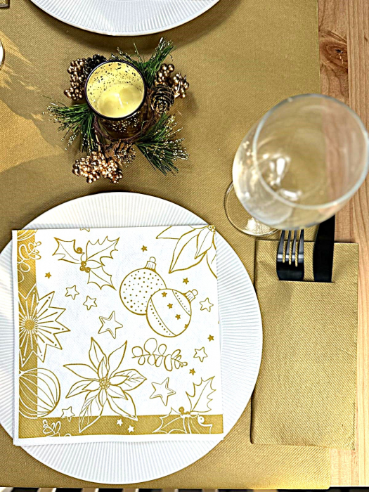 Set accesorii decorative pentru masa festiva de Craciun/ Revelion - servetele festive, servetele cu buzunar pentru tacamuri si traversa de masa - Linclass Milan White-Gold [2]