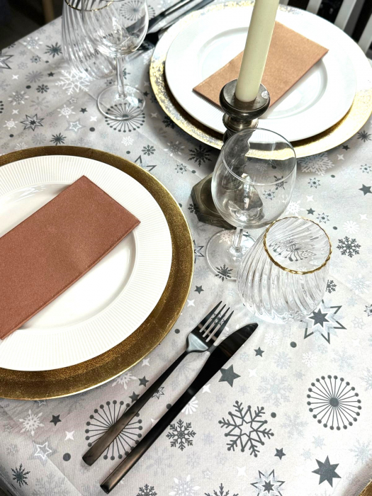 Set accesorii decorative masa festiva - fata de masa si servetele festive - Linclass Snowflakes Bronze [5]