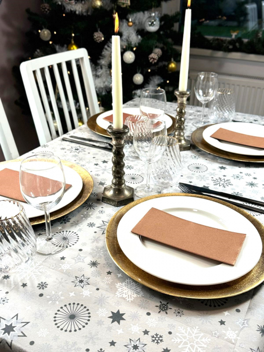 Set accesorii decorative masa festiva - fata de masa si servetele festive - Linclass Snowflakes Bronze [2]