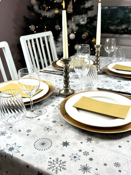 Set accesorii decorative masa festiva - fata de masa si servetele festive - Linclass Snowflakes Gold [2]