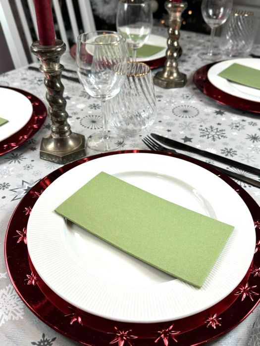 Set accesorii decorative masa festiva - fata de masa si servetele festive - Linclass Snowflakes Olive [2]