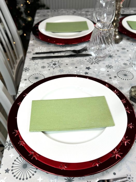 Set accesorii decorative masa festiva - fata de masa si servetele festive - Linclass Snowflakes Olive [5]
