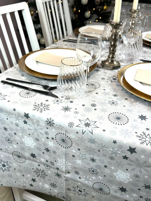 Set accesorii decorative masa festiva - fata de masa si servetele festive - Linclass Snowflakes Pebble Stone [5]