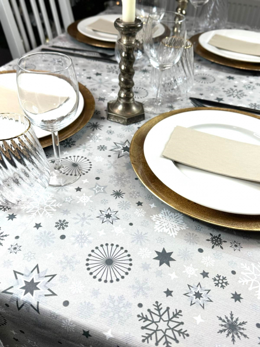 Set accesorii decorative masa festiva - fata de masa si servetele festive - Linclass Snowflakes Pebble Stone [6]
