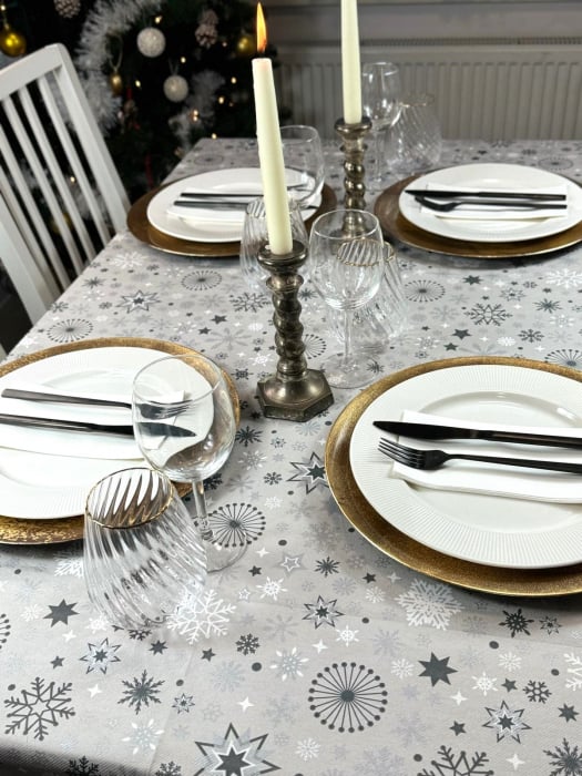 Set accesorii decorative masa festiva - fata de masa si servetele festive - Linclass Snowflakes White [7]