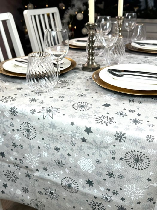 Set accesorii decorative masa festiva - fata de masa si servetele festive - Linclass Snowflakes White [8]