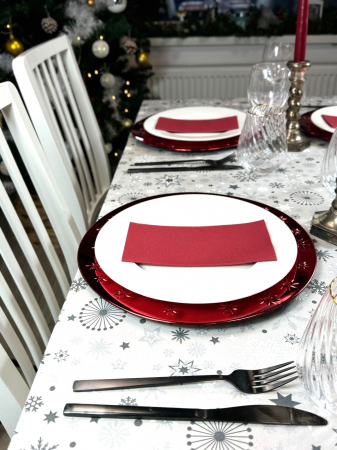 Set accesorii decorative masa festiva - fata de masa si servetele festive - Linclass Snowflakes Bordo [6]