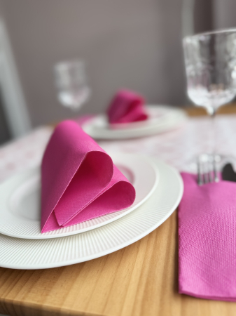 Produse - Servetele de masa festive Linclass - Candy Pink (Roz bonbon) / 40 x 40 cm / 20 buc