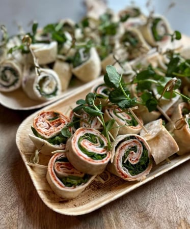 VESELA PREMIUM UNICA FOLOSINTA - Platouri catering dreptunghiulare, biodegradabile, din scoarta de palmier, 250 x 160 x h22, 20 buc