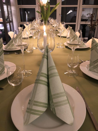 DECOR 1 & 8 MARTIE - Rola fata de masa Linclass, Olive - oliv (maslinie) / 118 cm x 25 m / 1 buc