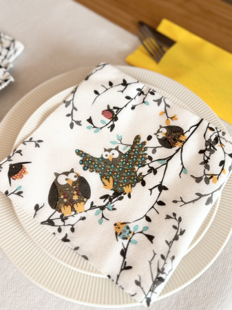 Produse - Servetele de masa festive Textile Touch - Wina Brown ( model cu bufnite) / 40 x 40 cm / 12 buc