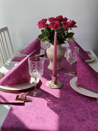 Set accesorii decorative masa festiva - servetele festive + traversa de masa + servetele cu buzunar pentru tacamuri + lumanari conice [8]