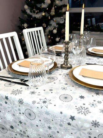 Set accesorii decorative masa - fata de masa si servetele festive - Linclass Snowflakes Cappuccino [3]