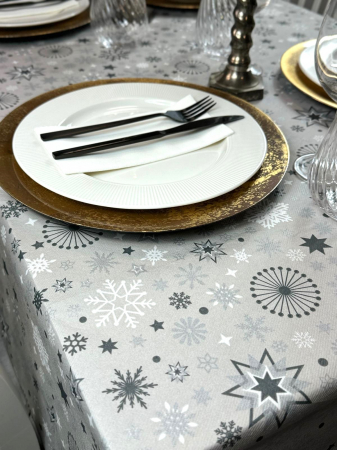 SETURI de masa - Set accesorii decorative masa festiva - fata de masa si servetele festive - Linclass Snowflakes White