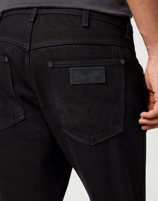 Wrangler Blugi Negri FRONTIER Relaxed Straight Barbati [5]