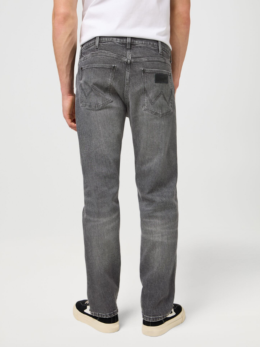 Wrangler Мужские Джинсы Светло-Серые FRONTIER Relaxed Straight [3]