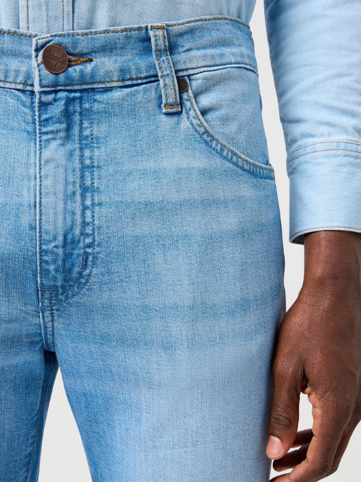 Wrangler Blugi Albastri Deschisi LARSTON Slim Tapered Barbati [3]