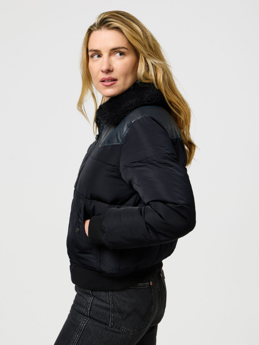 Wrangler Geaca Neagra Regular Femei [4]