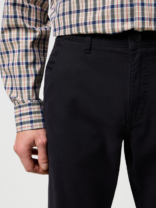 Wrangler Pantaloni Negri Regular Straight Barbati [4]
