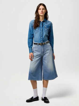 Pantaloni Scurti - Wrangler Pantaloni Scurti Albastri Deschisi Regular Femei