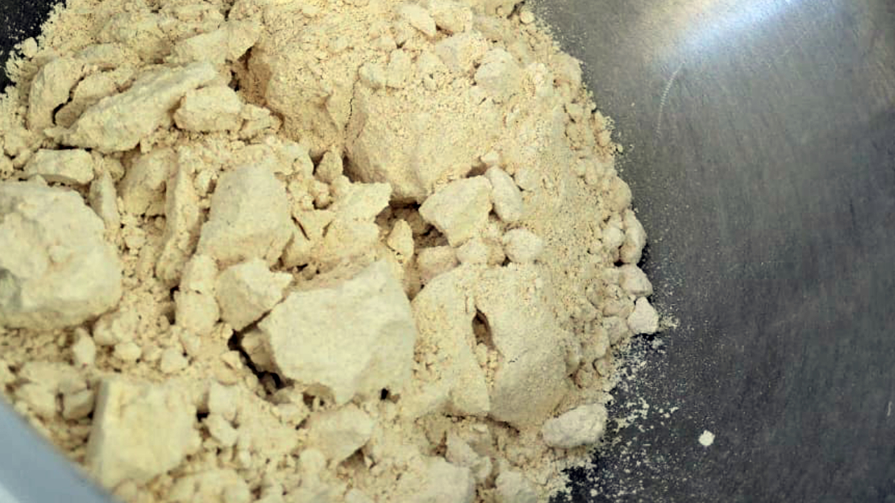Cocoloașele din făina integrală proaspăt măcinată – semnele unui produs natural