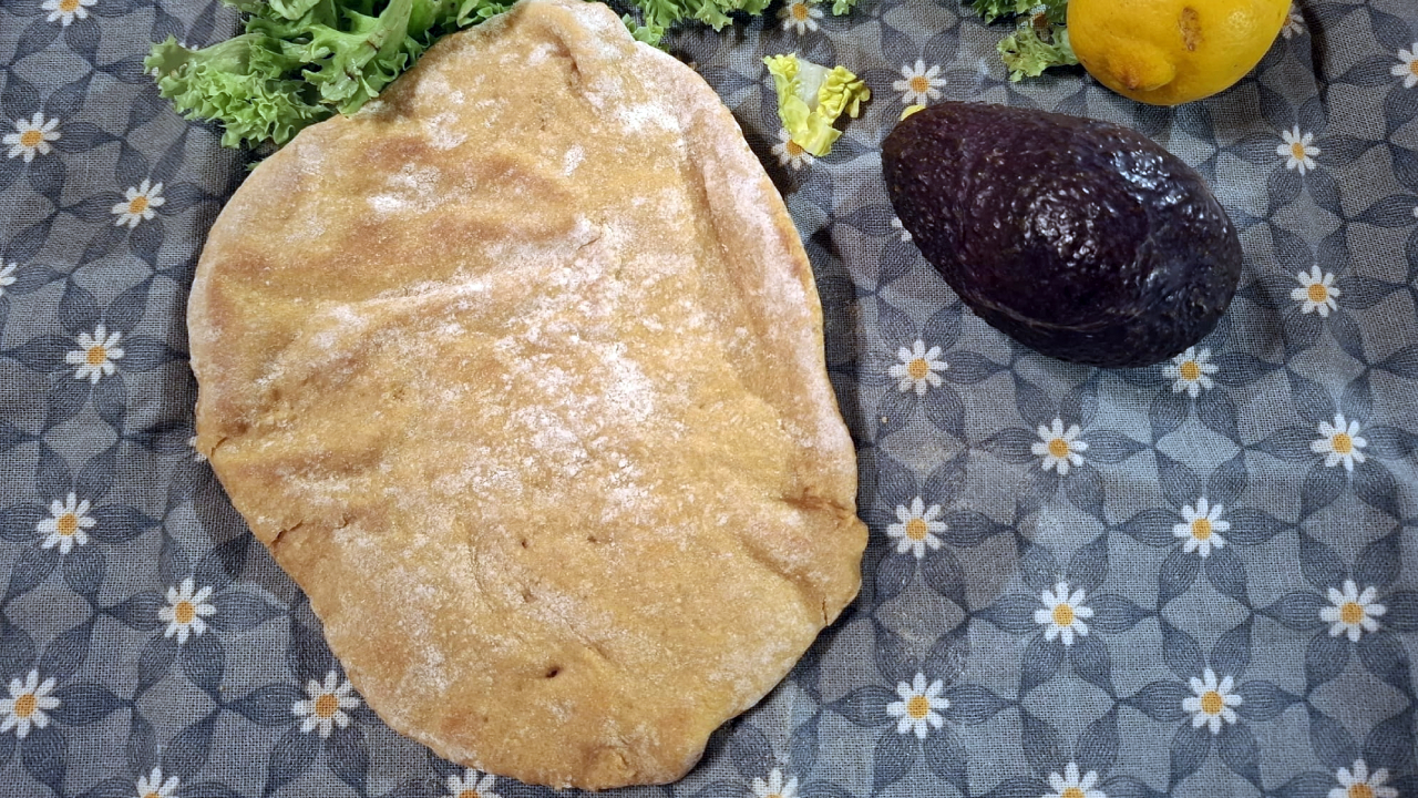 Lipie naan cu făină integrală BioFarmland – Aromată și ușor de preparat 🌾🥰