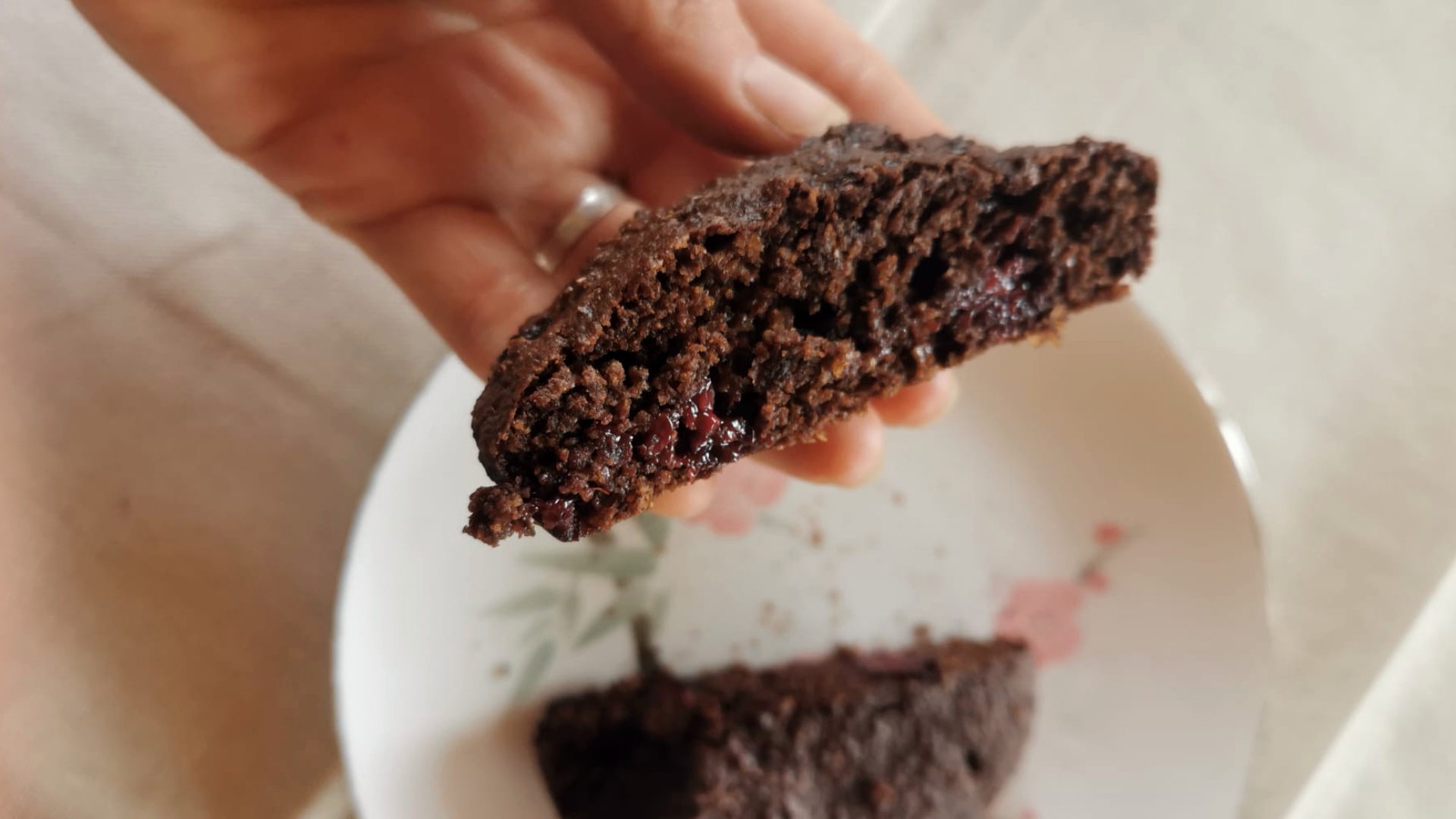 Prăjitura bunicii cu cacao și unt vegetal din caju