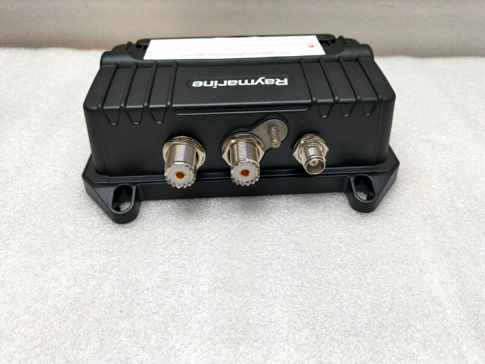 Raymarine sistem AIS700 transceiver clasa B [3]