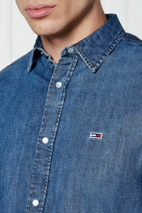 Camasa Tommy Jeans din denim cu capse [4]