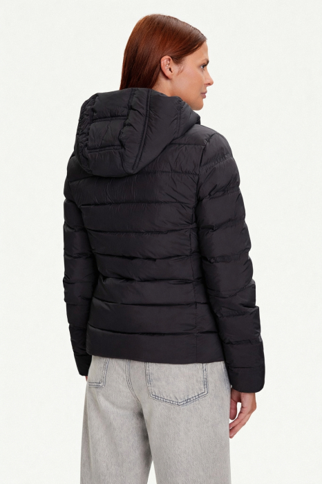 Women-Jacket-Tommy-Jeans-DW0DW21617-Down-Quilted-Front [2]