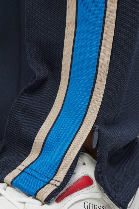 Pantaloni sport Guess cu pensa si benzi laterale contrastante [4]