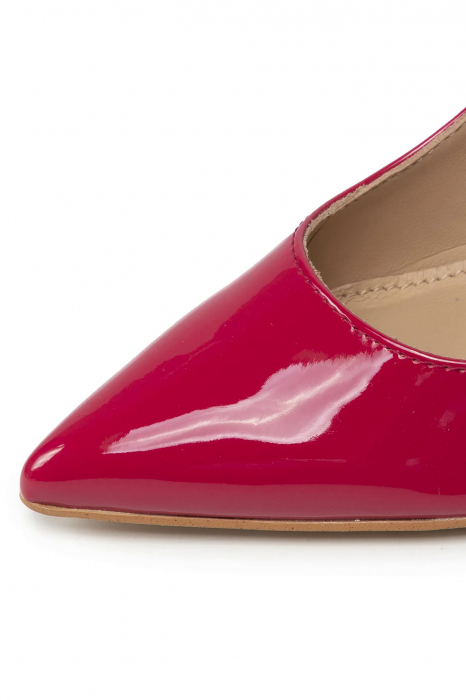 Guess stiletto shoes in patent leather [6]